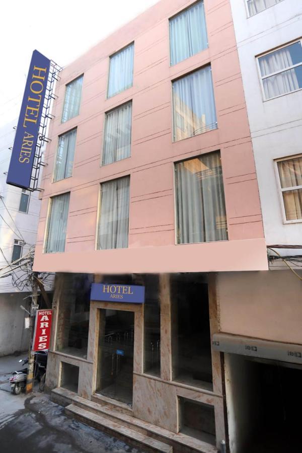 Hotel Aries Нью-Делі Екстер'єр фото