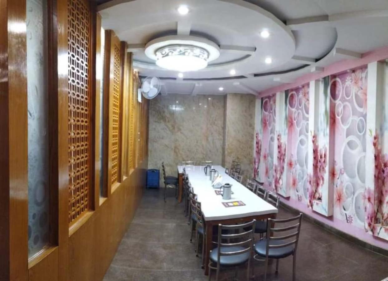 Hotel Aries Нью-Делі Екстер'єр фото