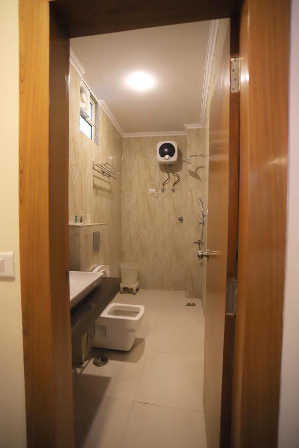 Hotel Aries Нью-Делі Екстер'єр фото