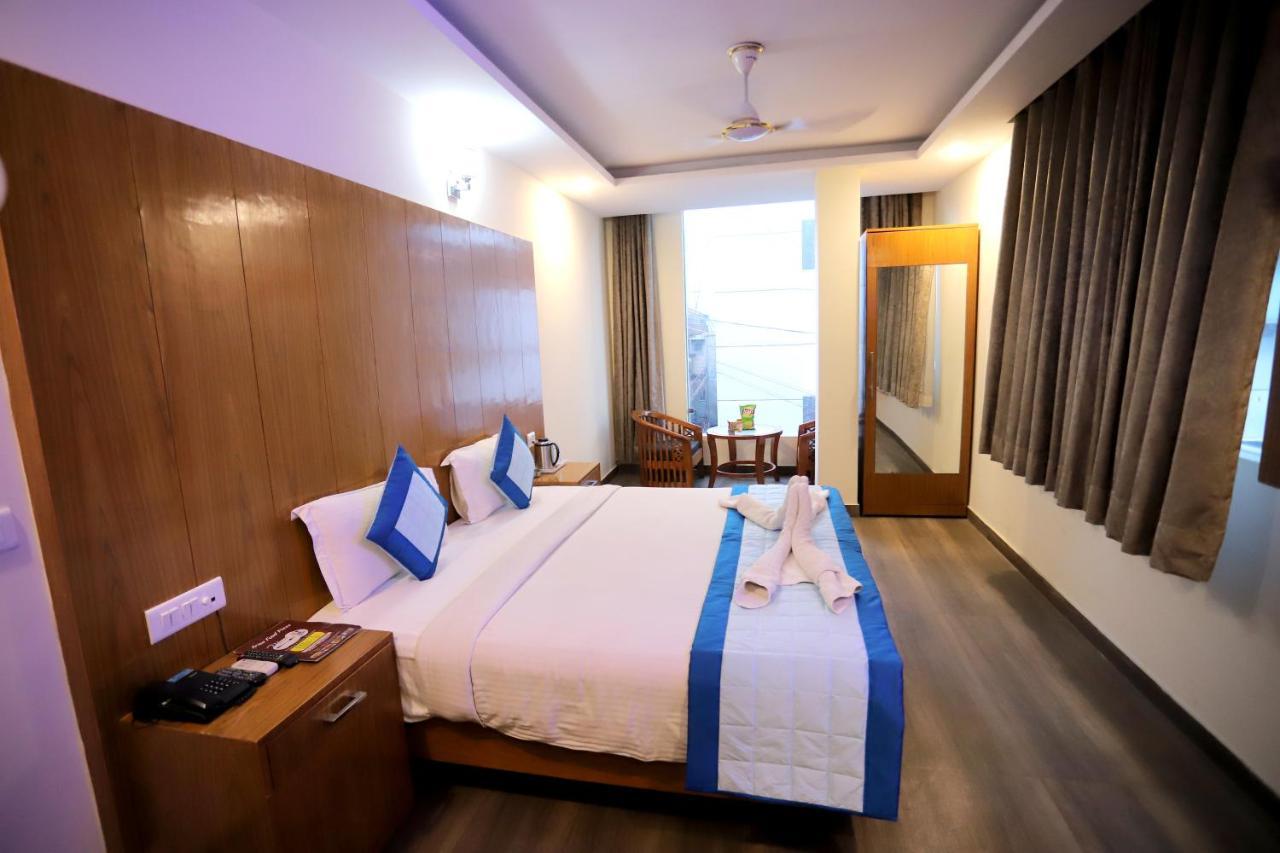 Hotel Aries Нью-Делі Екстер'єр фото