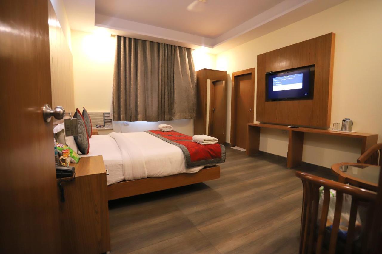 Hotel Aries Нью-Делі Екстер'єр фото