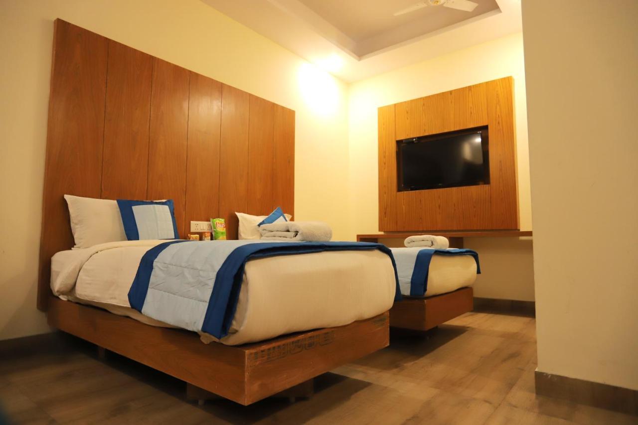 Hotel Aries Нью-Делі Екстер'єр фото